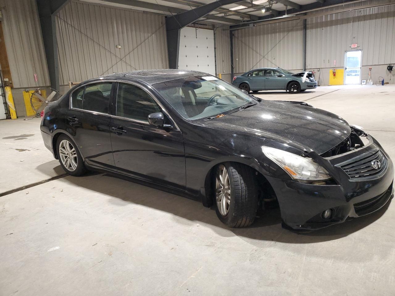 2013 INFINITI G37