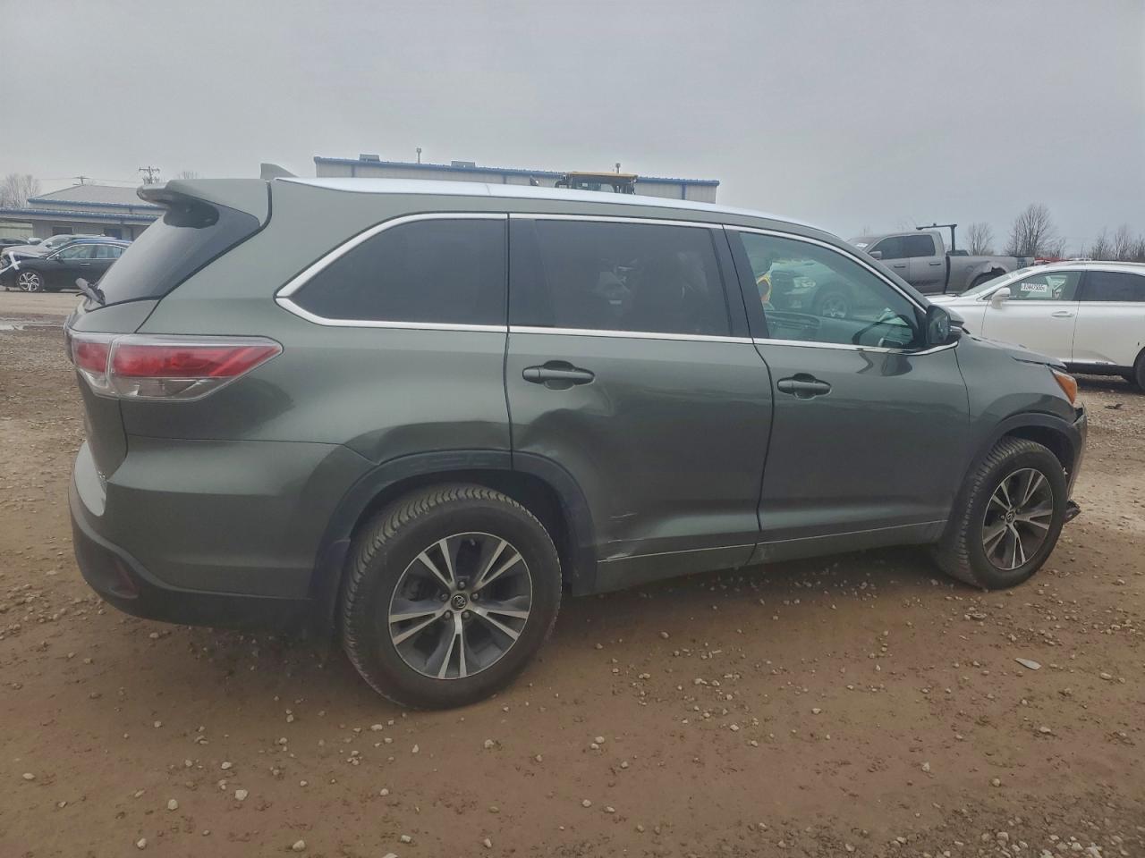 2016 TOYOTA HIGHLANDER