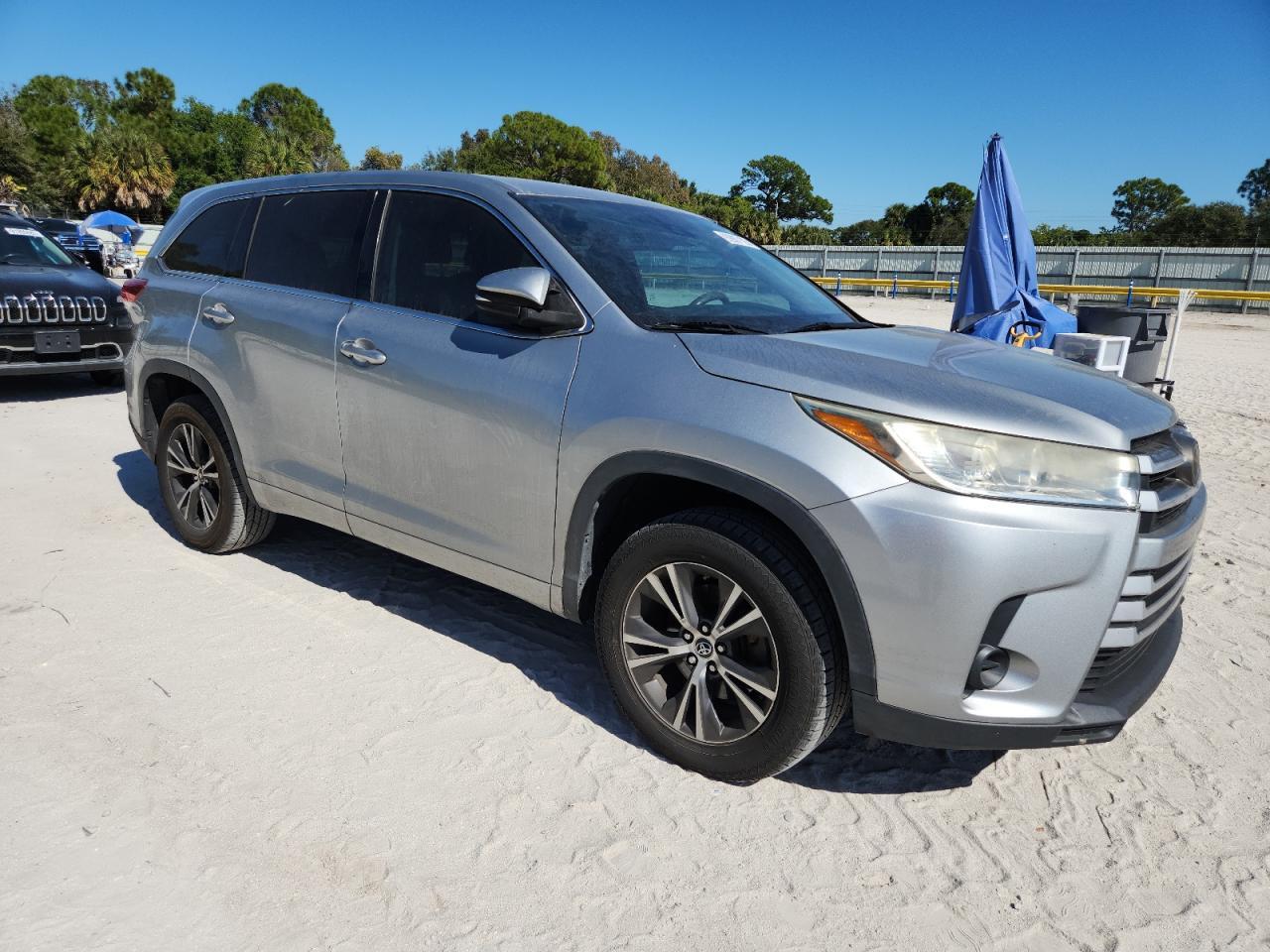 2017 TOYOTA HIGHLANDER