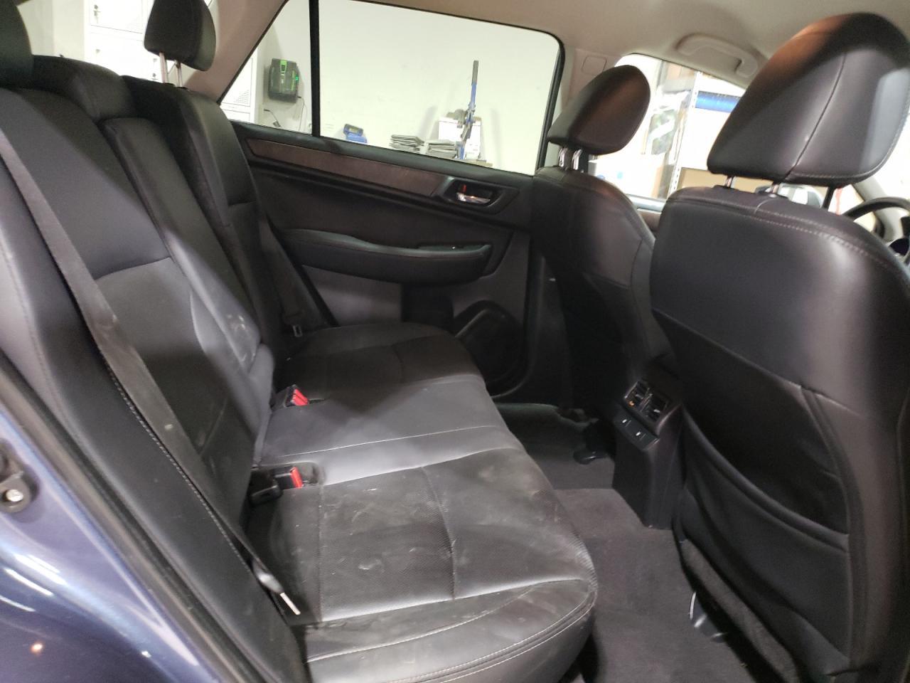 2015 SUBARU Outback