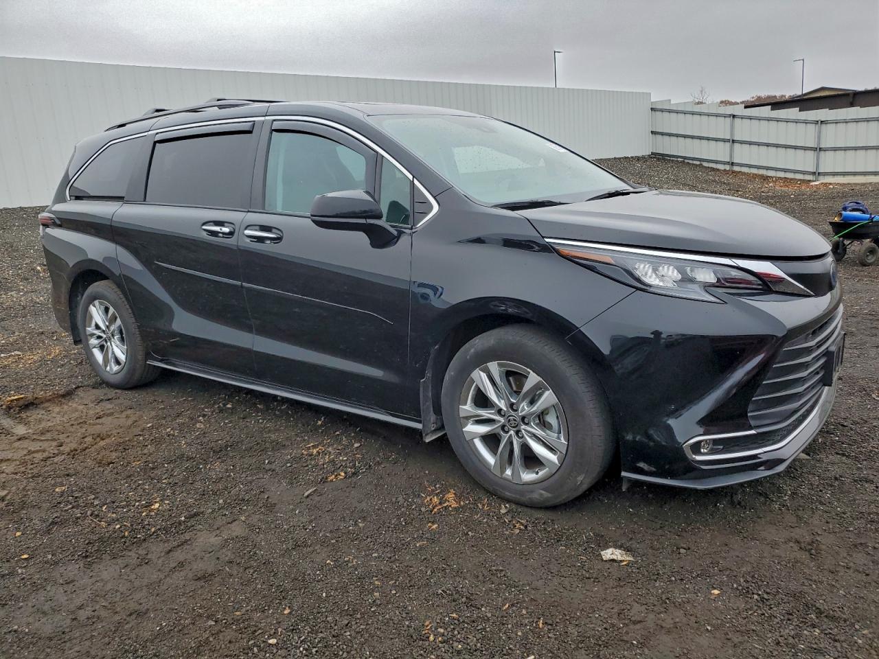 2024 TOYOTA SIENNA