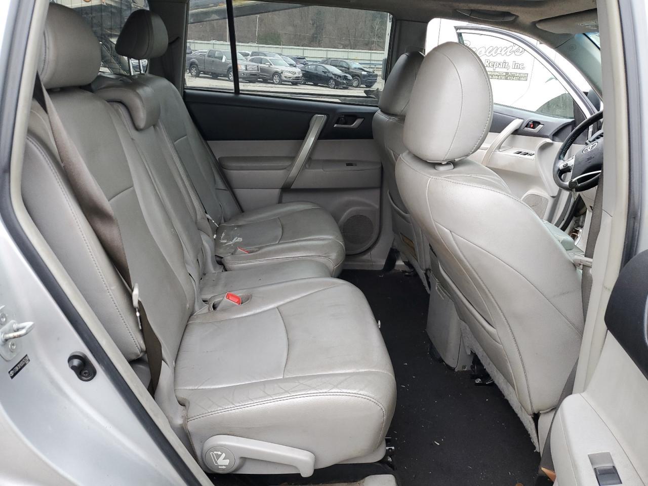 2013 TOYOTA HIGHLANDER