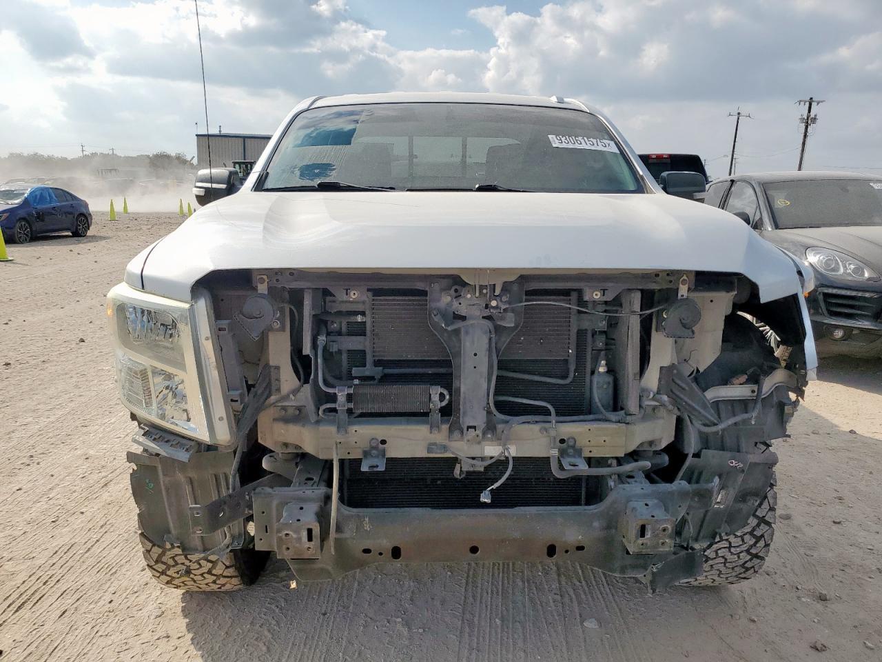 2017 NISSAN Titan
