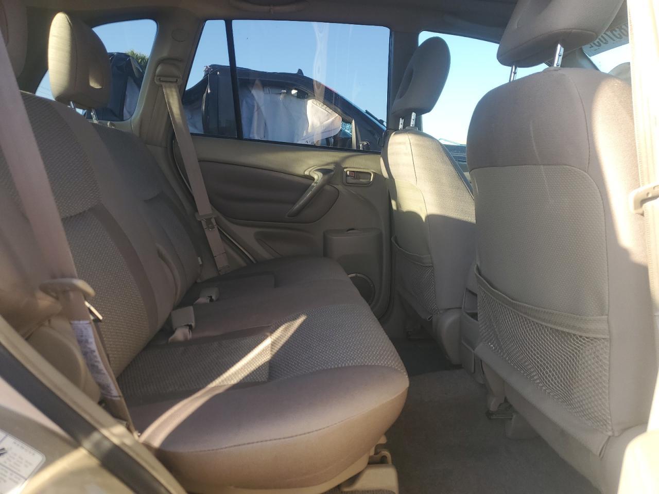 2004 TOYOTA RAV4