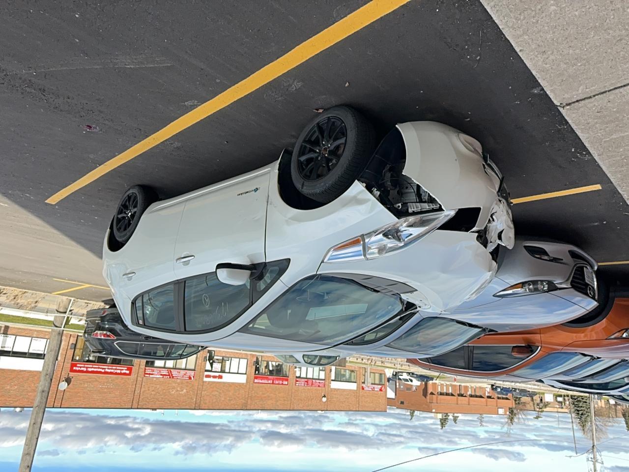 2015 NISSAN LEAF