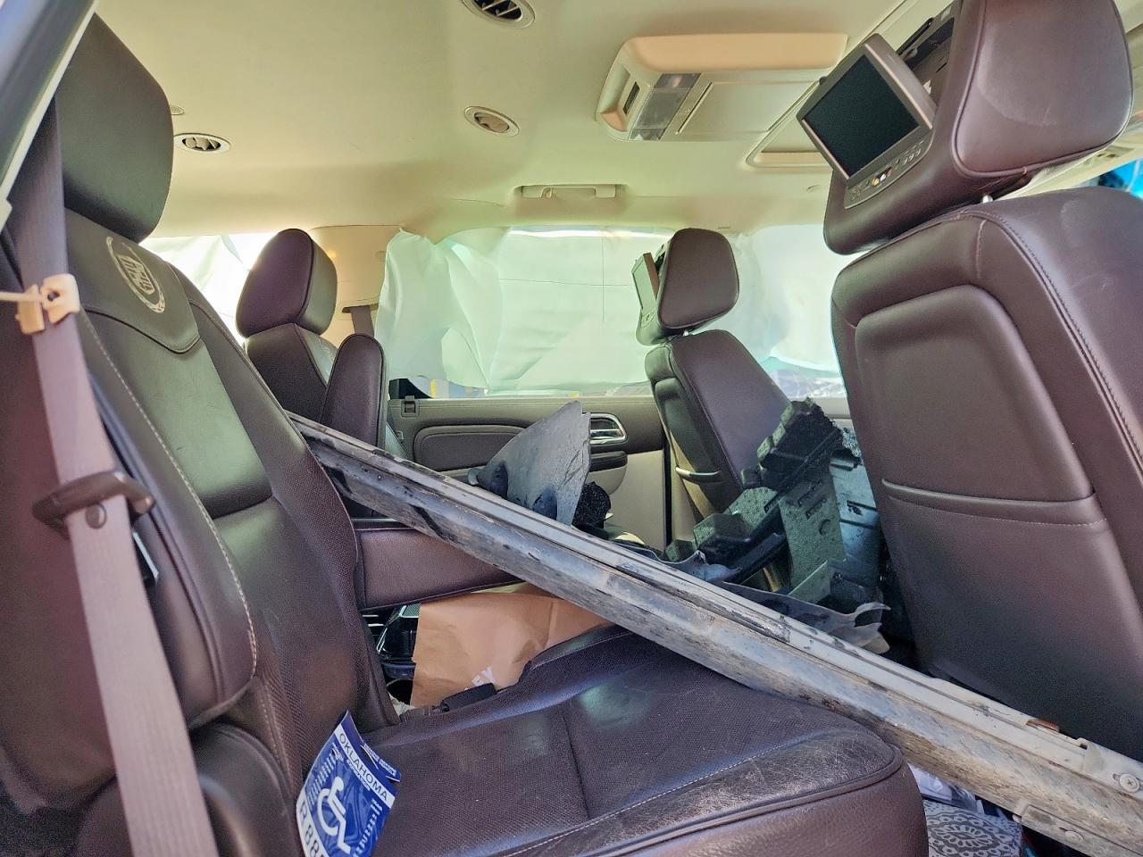 2011 CADILLAC ESCALADE
