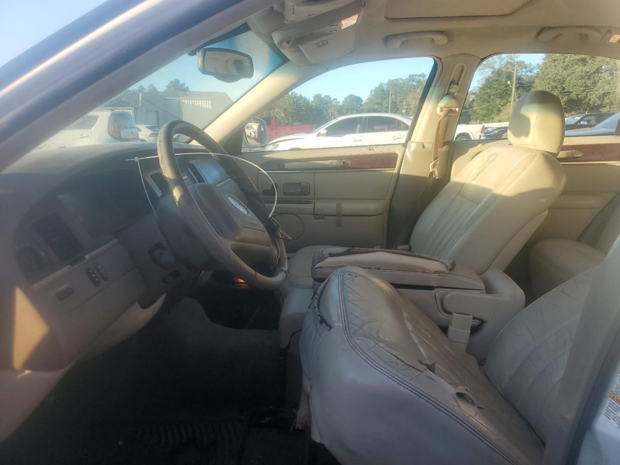2003 LINCOLN Town Car