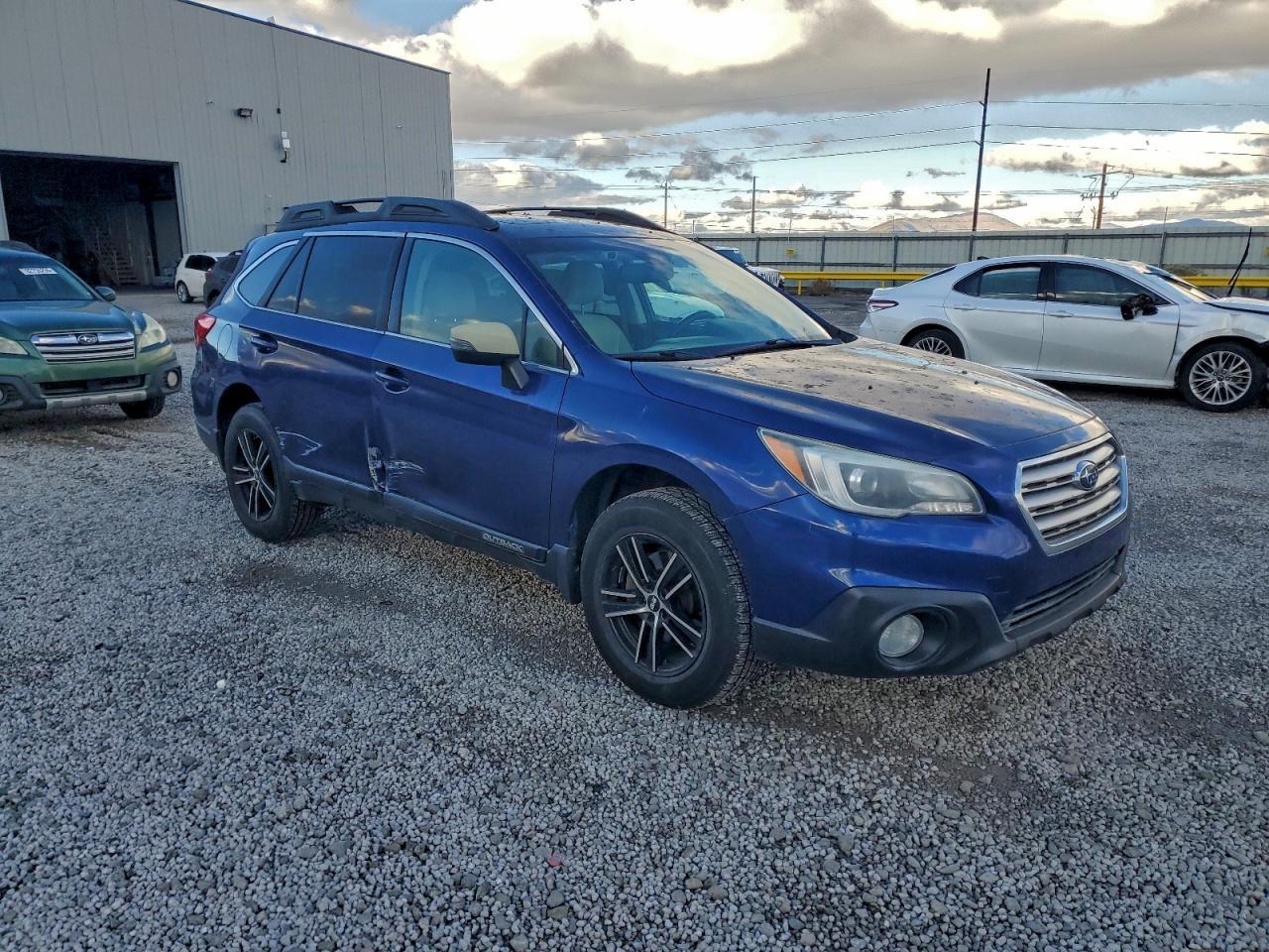 2015 SUBARU Outback
