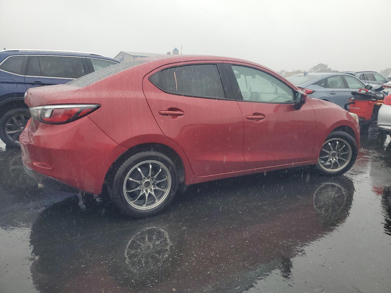 2017 TOYOTA YARIS