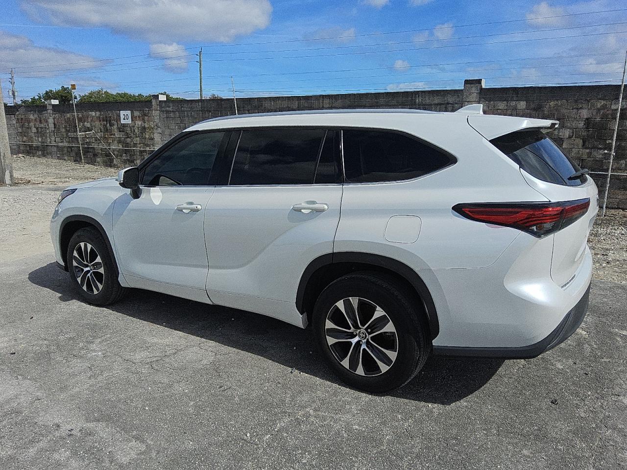 2022 TOYOTA HIGHLANDER