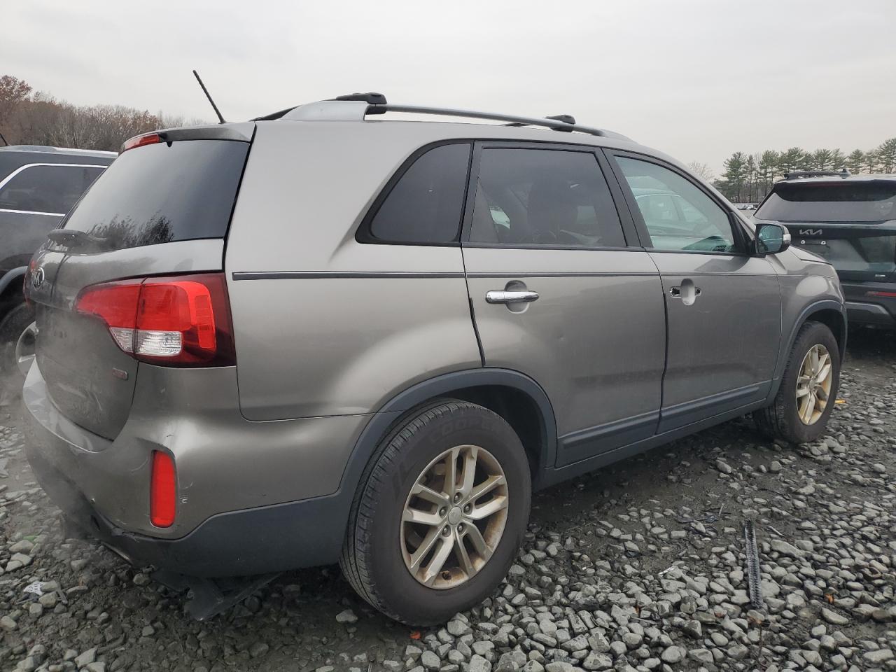 2015 KIA SORENTO