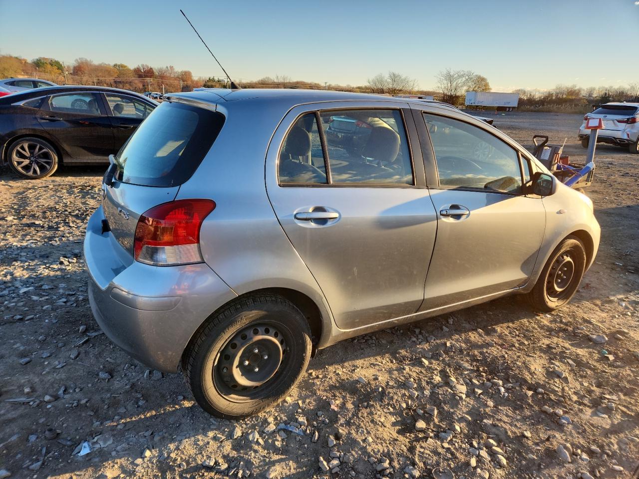 2011 TOYOTA YARIS