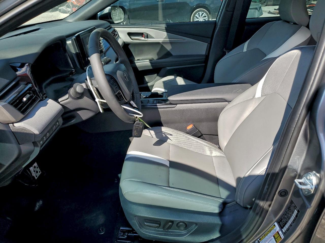 2025 TOYOTA CAMRY