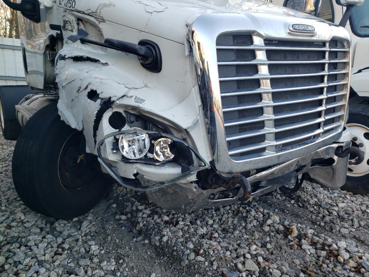 2013 FREIGHTLINER CASCADIA
