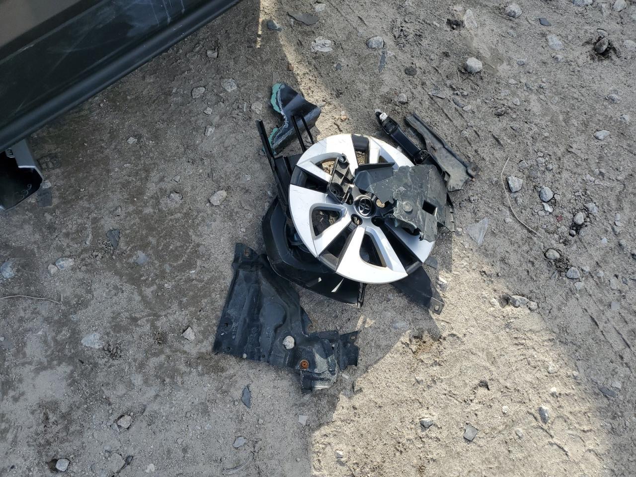 2016 TOYOTA PRIUS