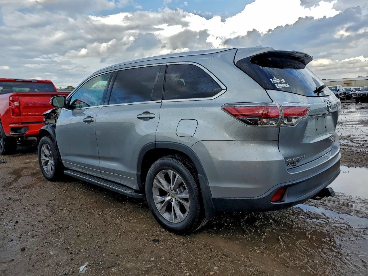 2015 TOYOTA HIGHLANDER