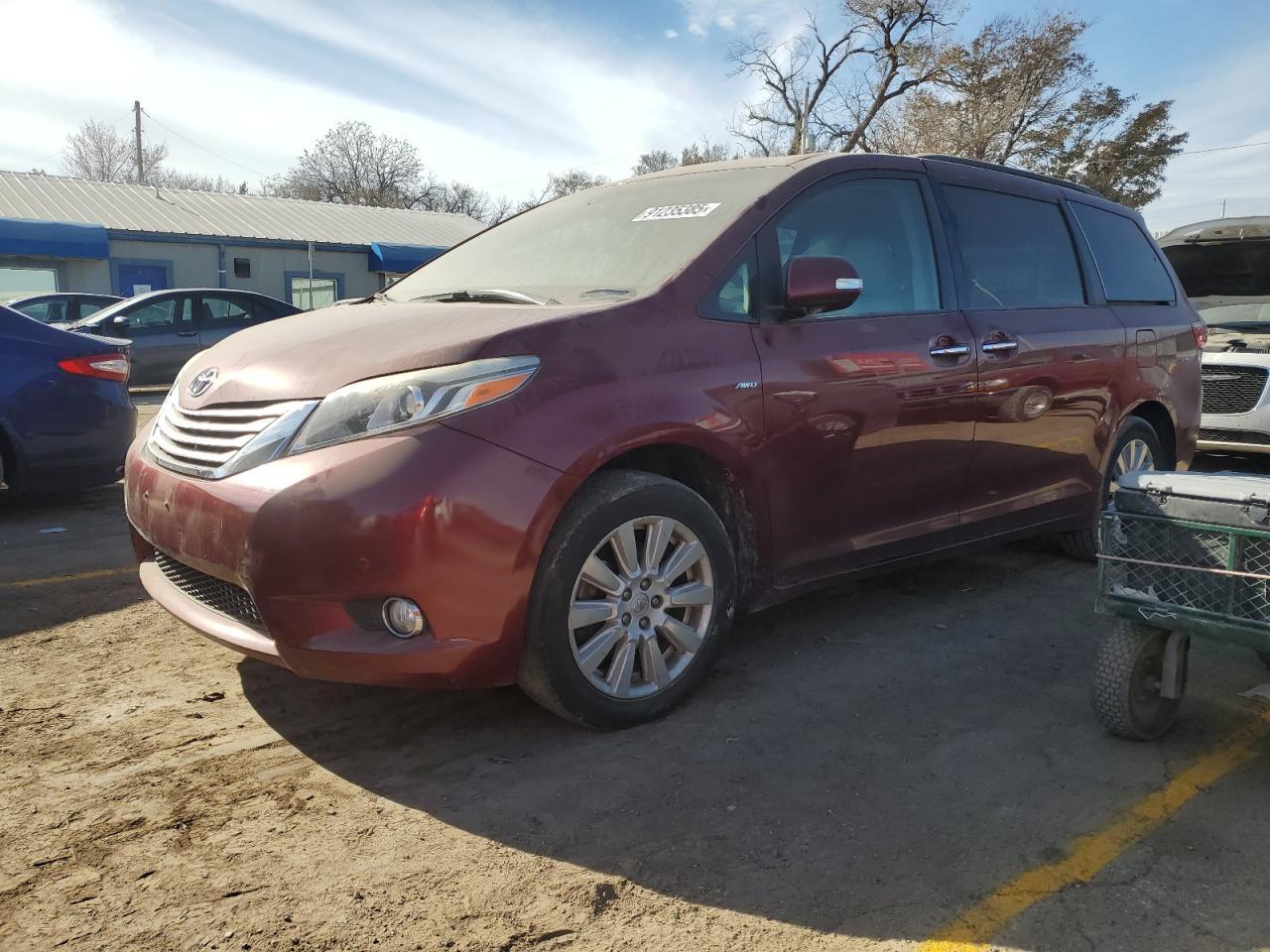 2017 TOYOTA SIENNA