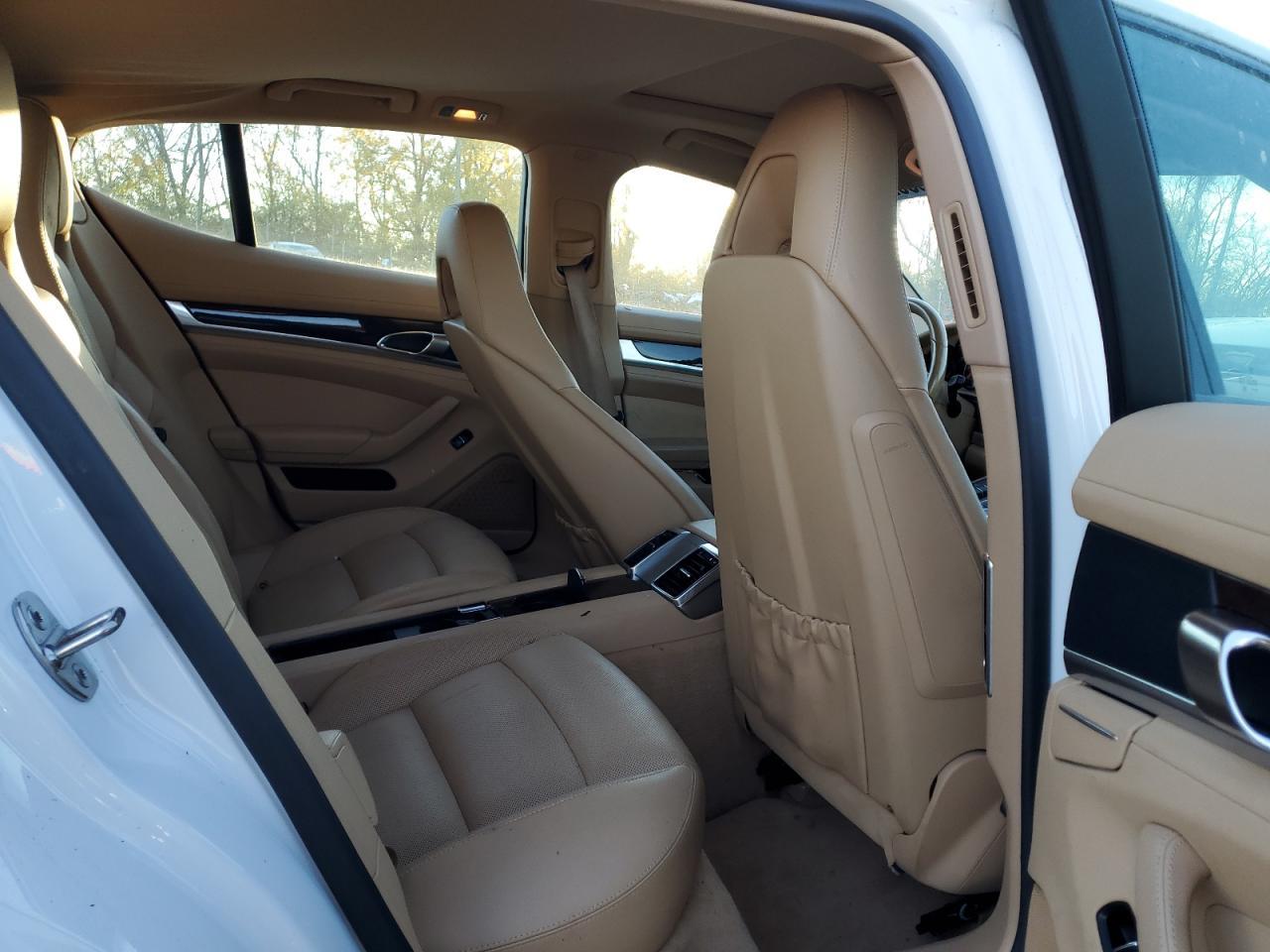 2011 PORSCHE Panamera