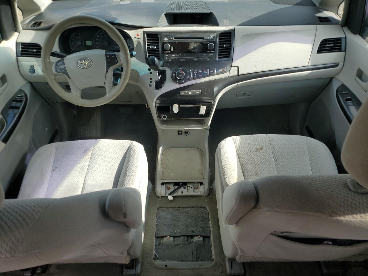 2014 TOYOTA SIENNA