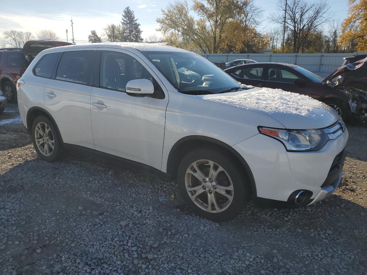 2015 MITSUBISHI outlander