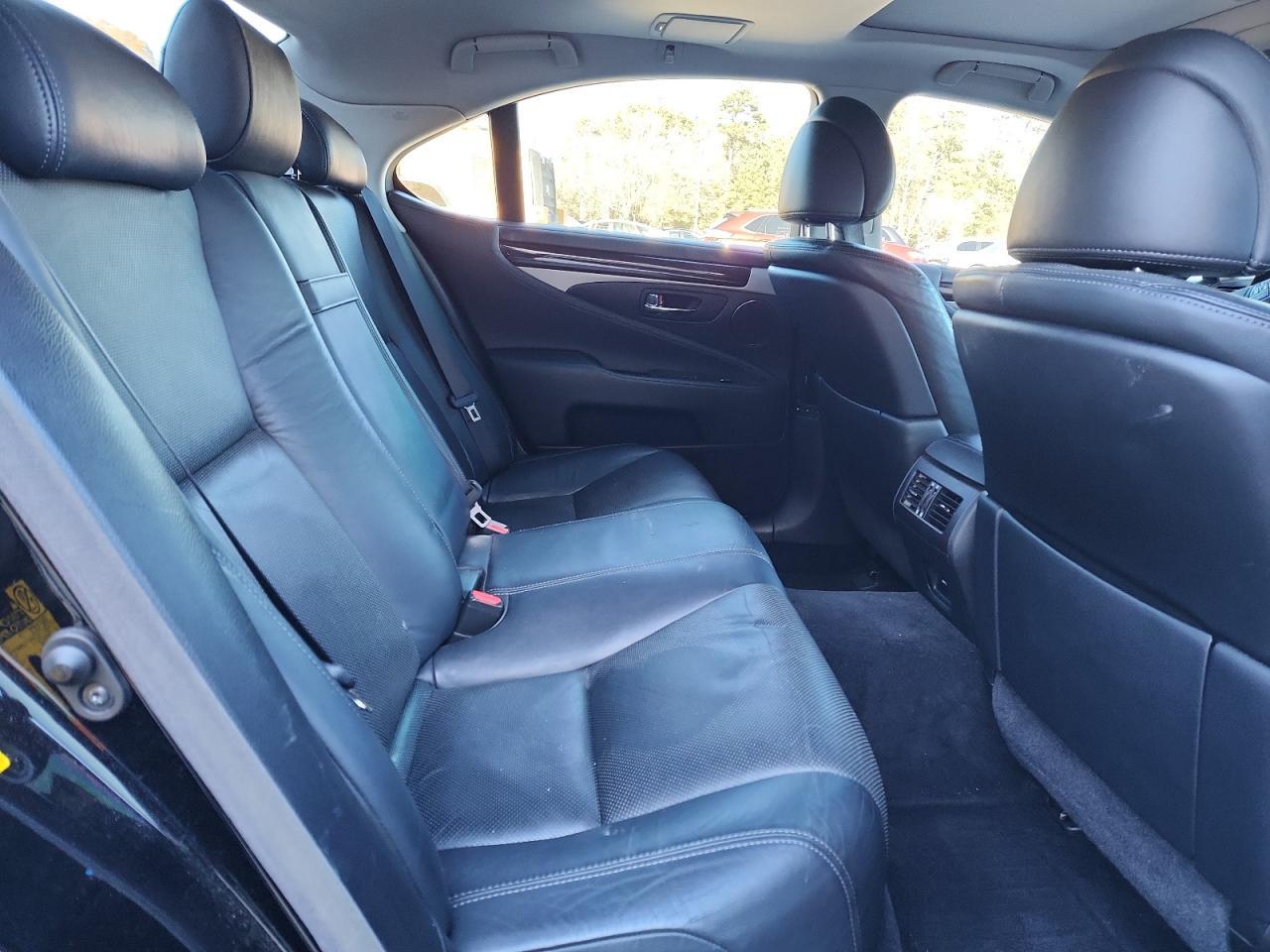 2013 LEXUS LS 460