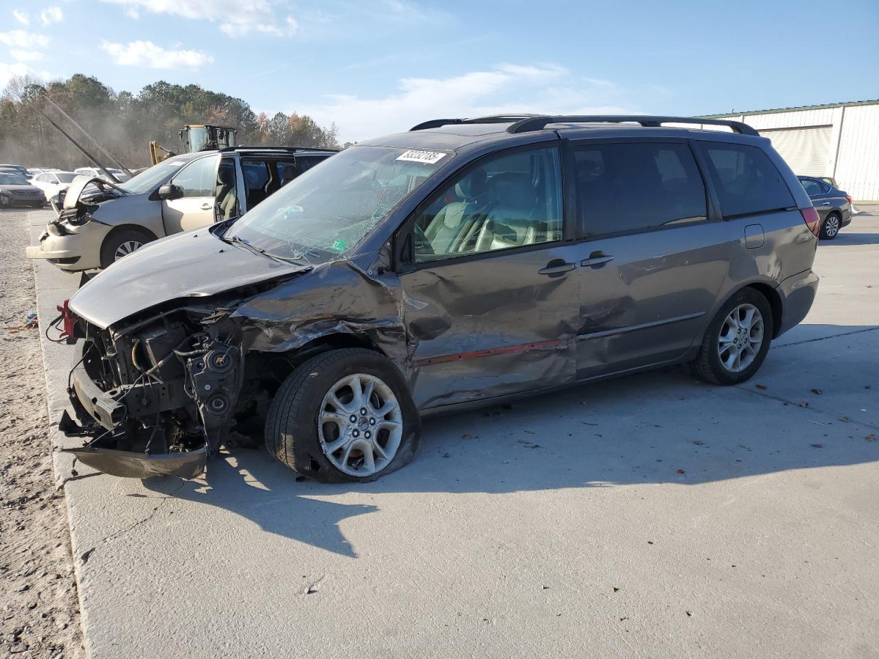 2006 TOYOTA SIENNA