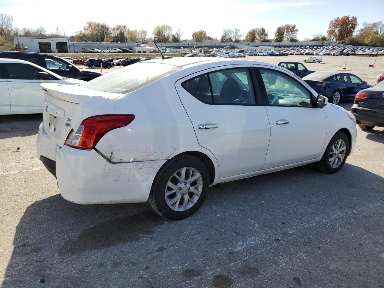 2018 NISSAN VERSA
