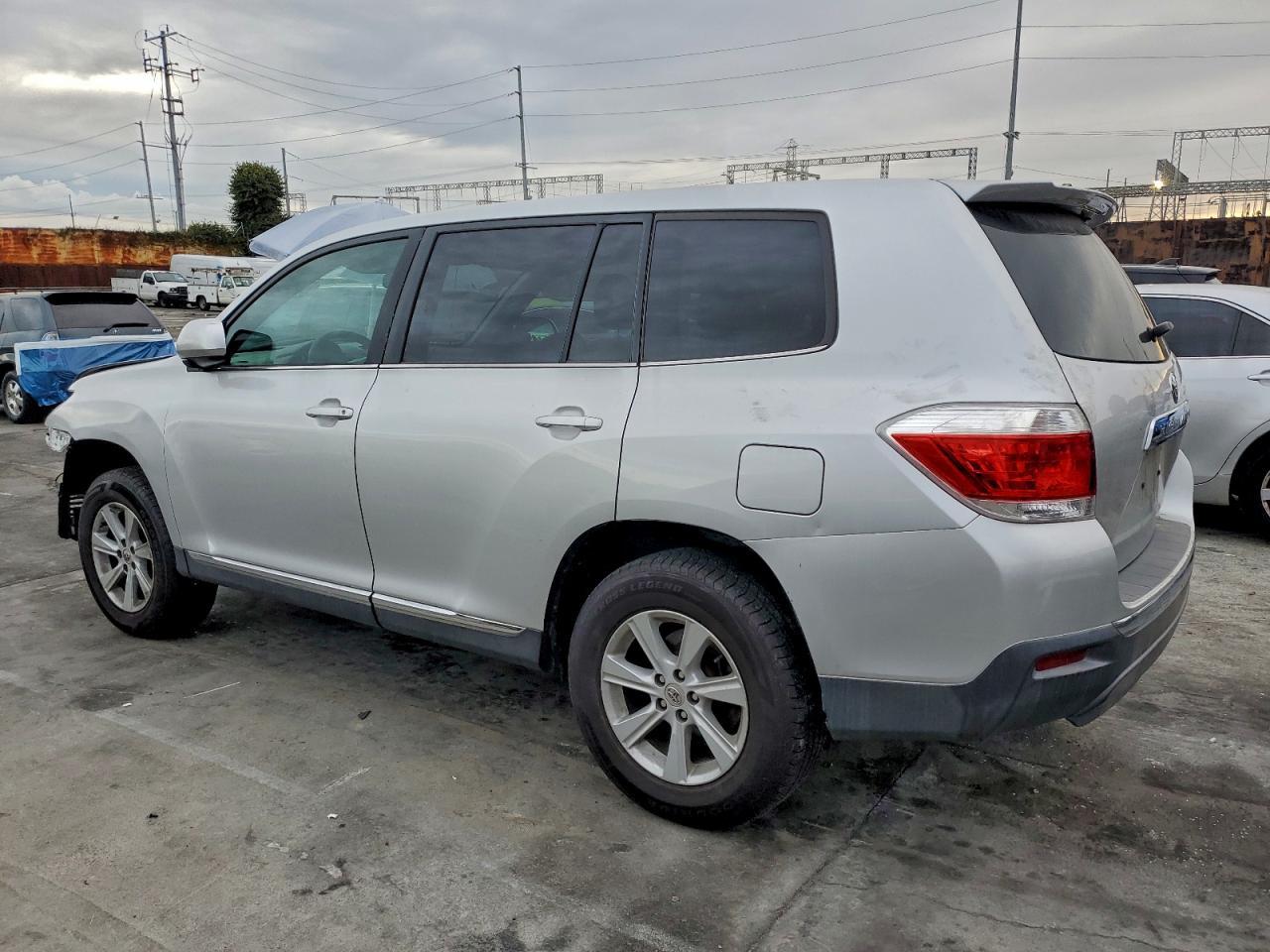 2011 TOYOTA HIGHLANDER