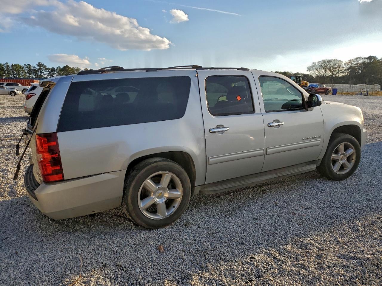 2011 CHEVROLET Suburban