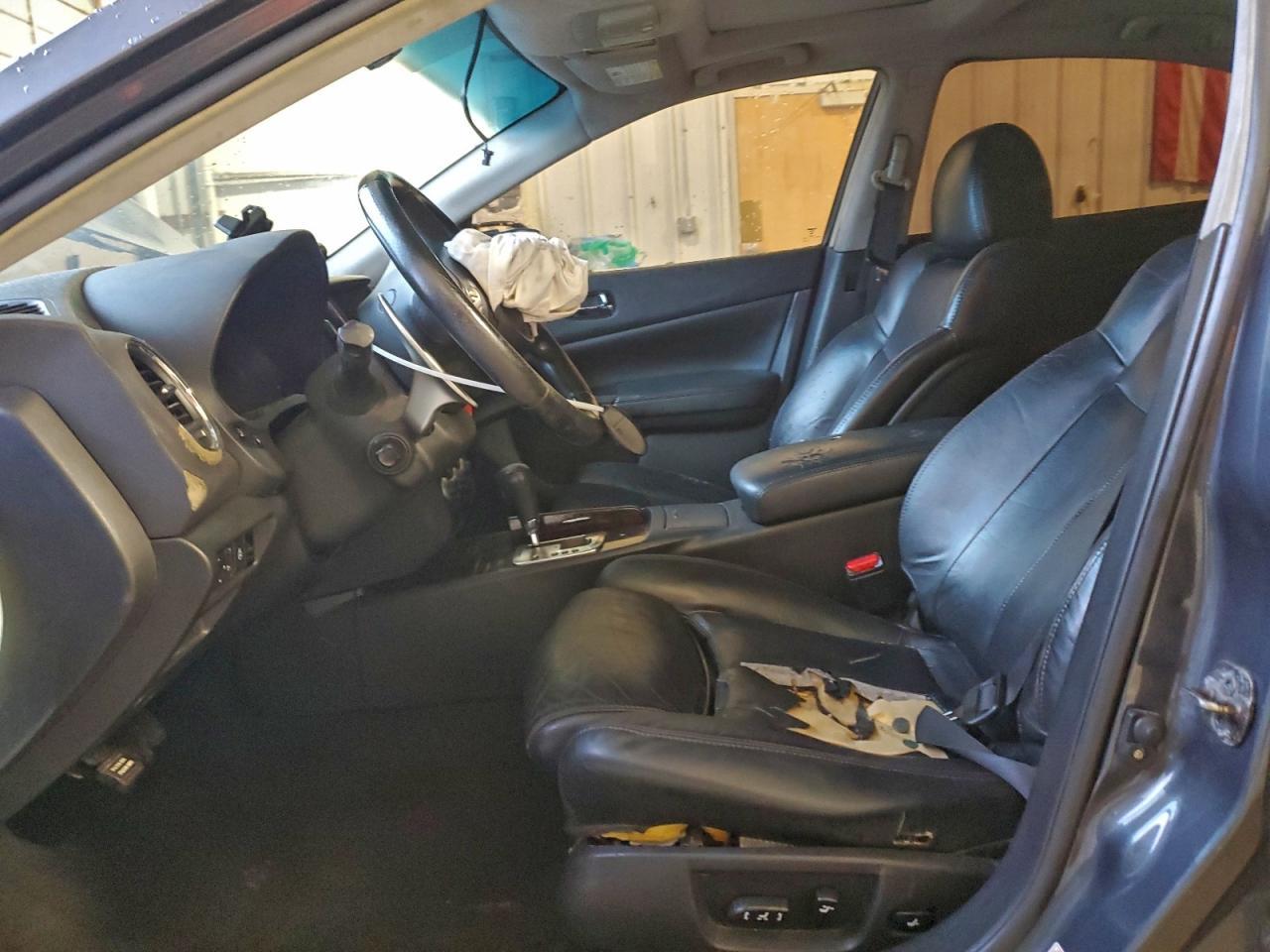 2010 NISSAN Maxima