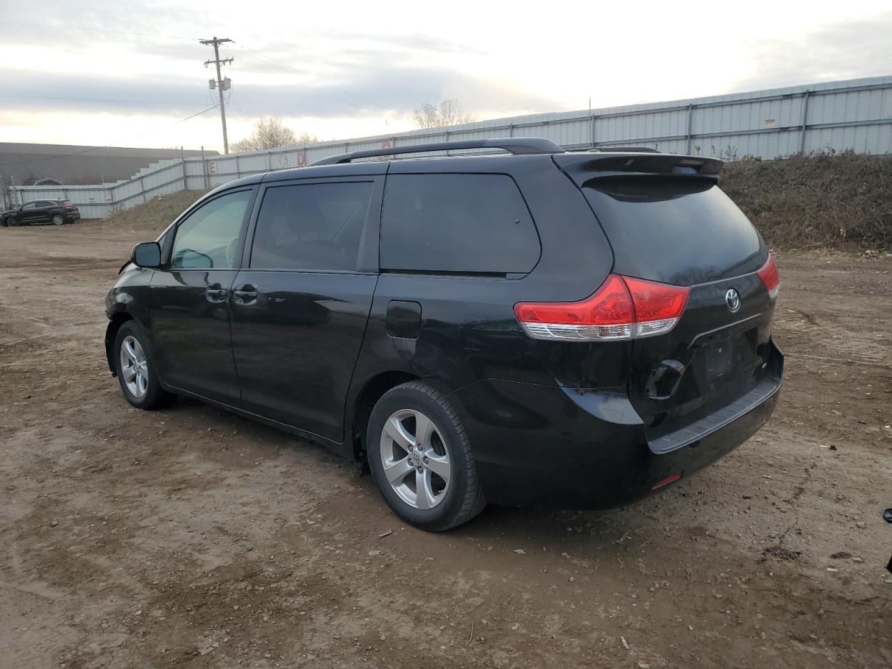 2014 TOYOTA SIENNA
