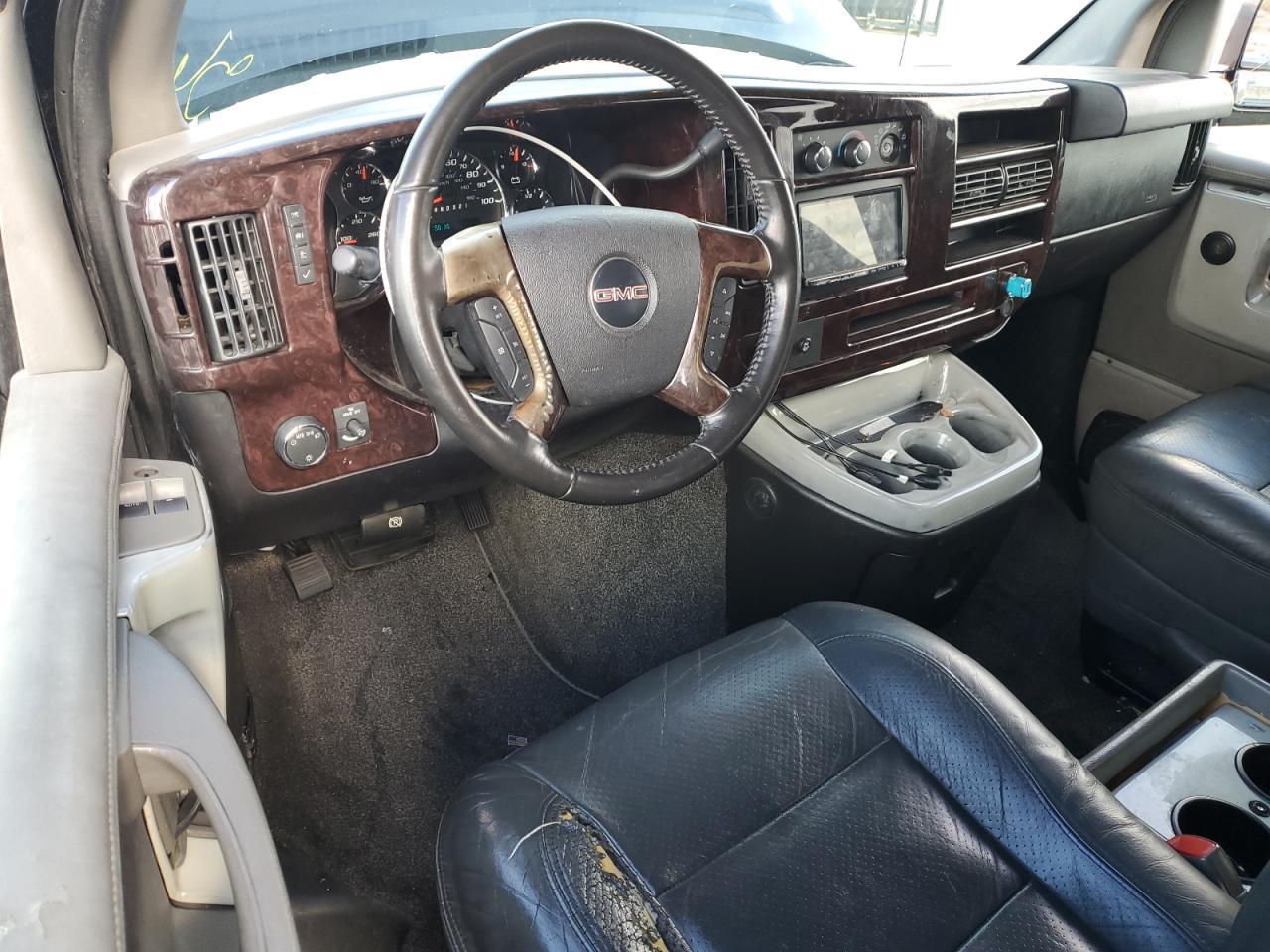 2010 GMC Savana