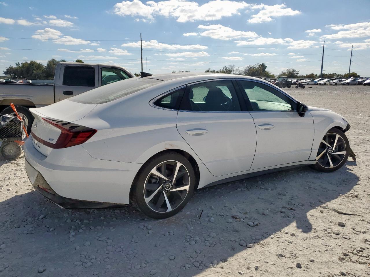 2023 HYUNDAI SONATA