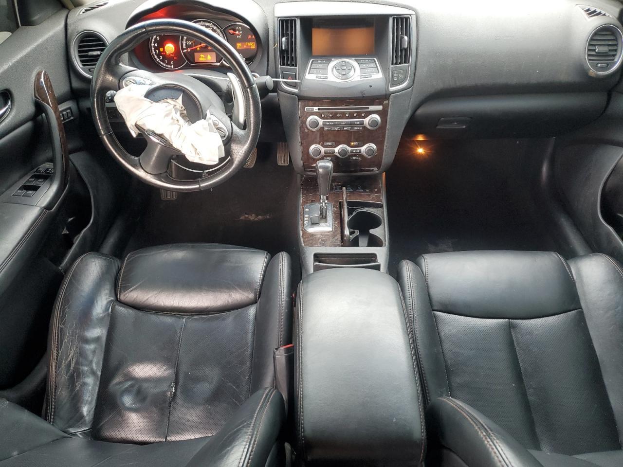 2011 NISSAN Maxima