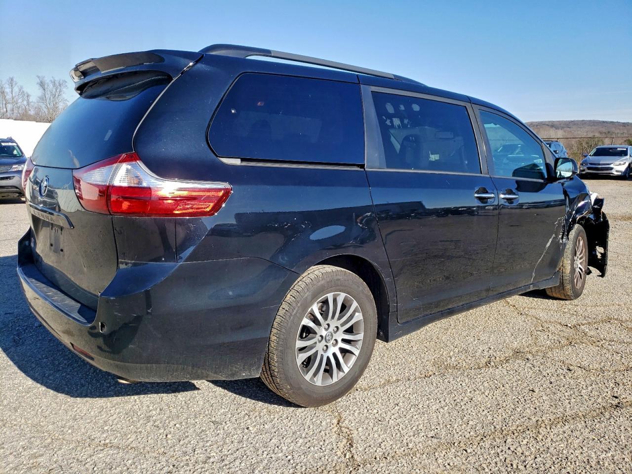 2019 TOYOTA SIENNA