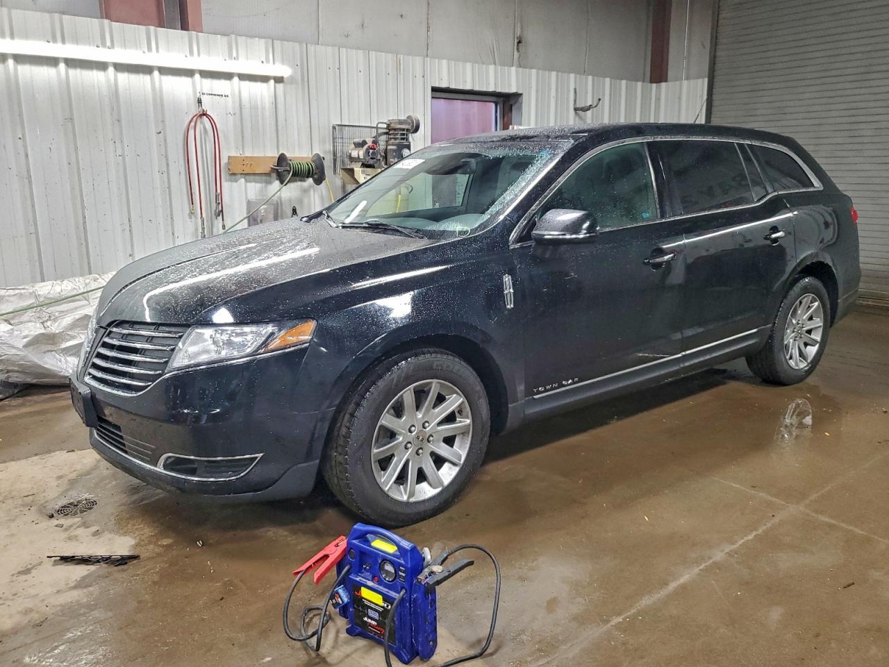 2017 LINCOLN MKT