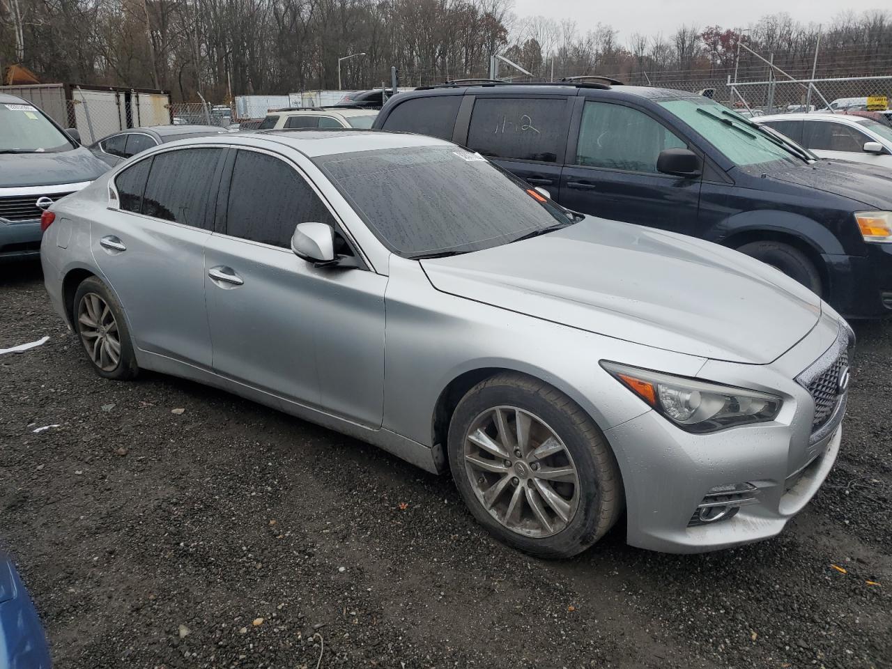 2015 INFINITI Q50
