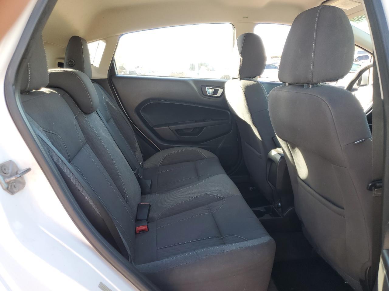 2015 FORD Fiesta