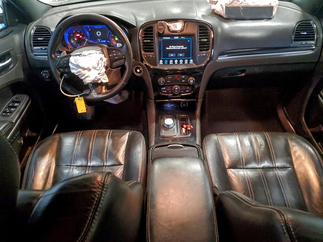 2019 CHRYSLER 300