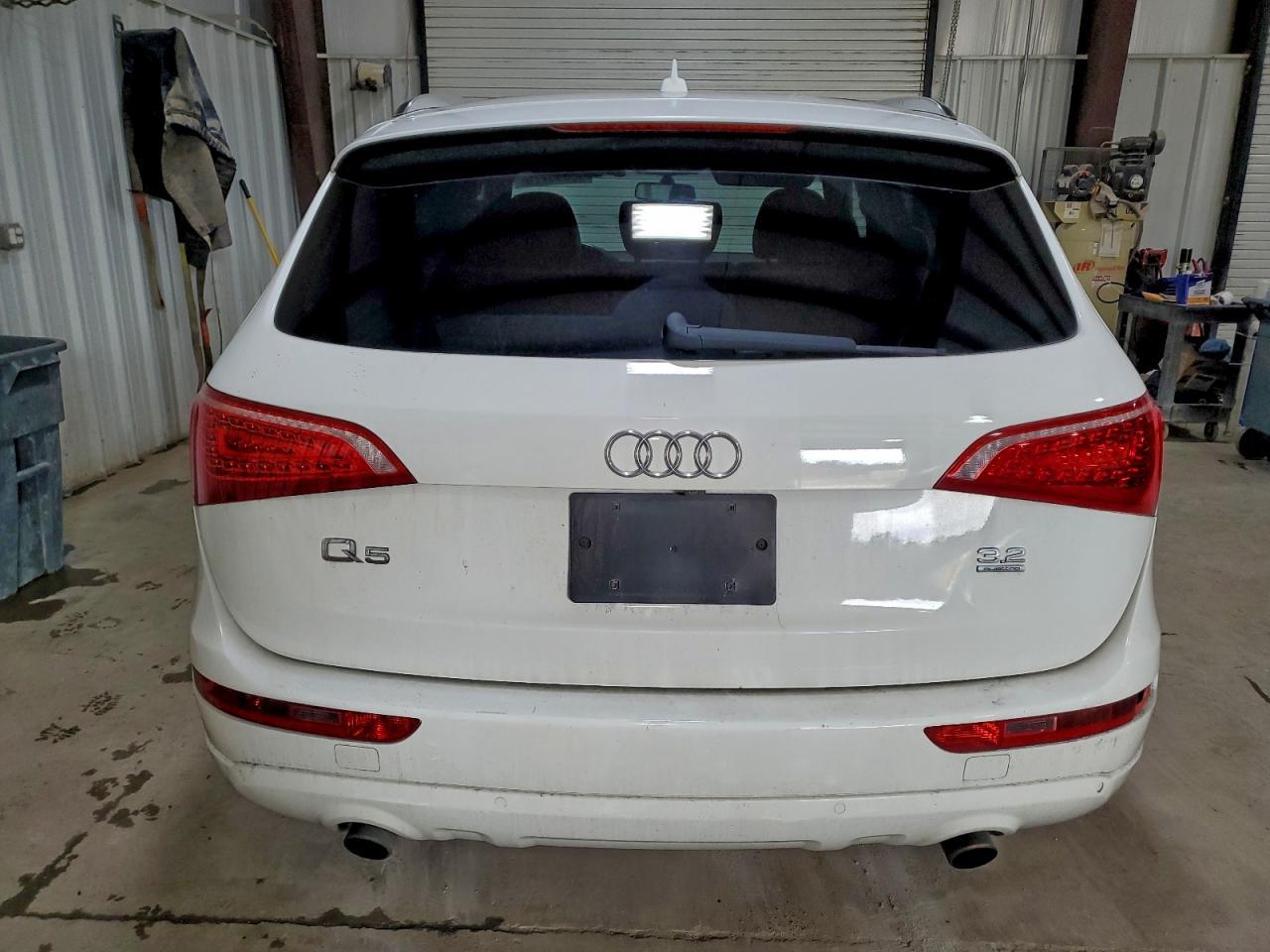 2010 AUDI Q5