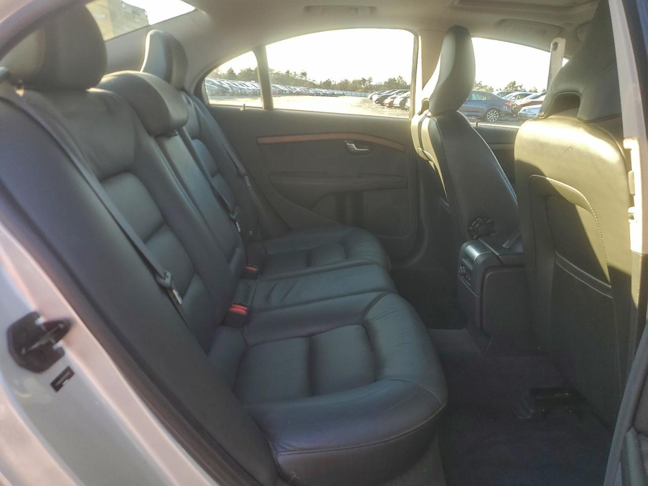 2010 VOLVO S80
