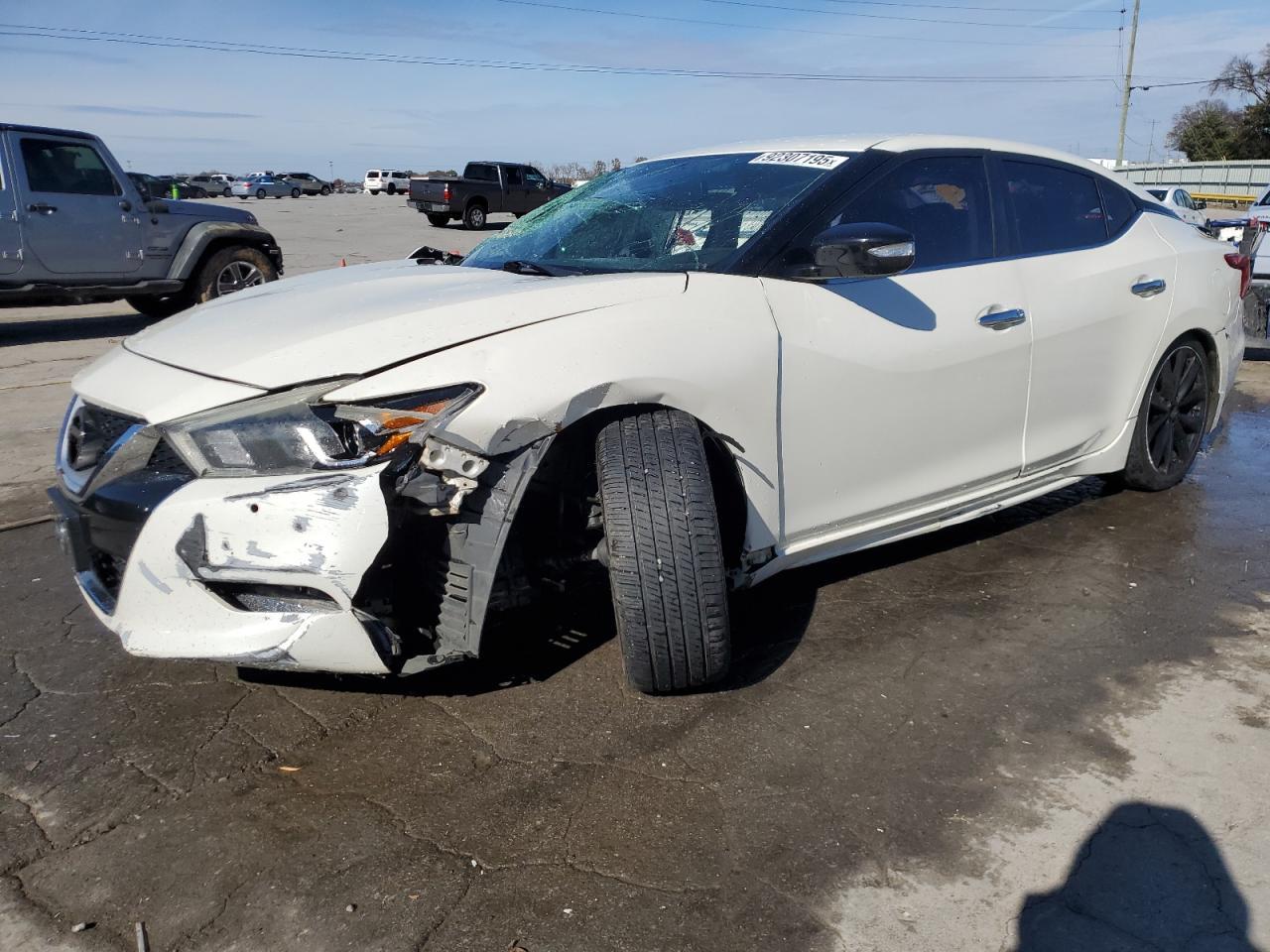 2017 NISSAN Maxima