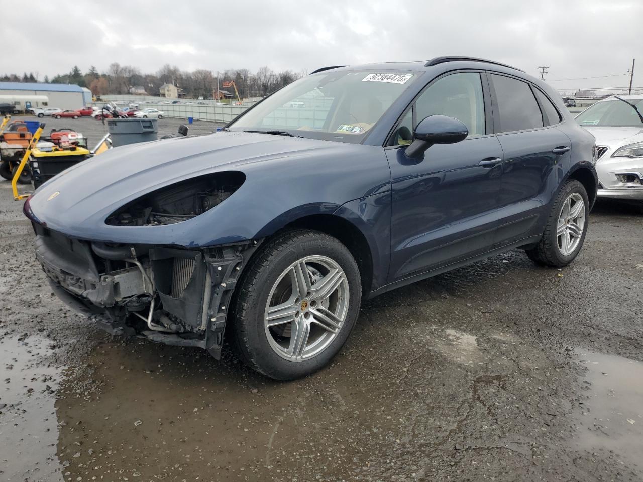 2016 PORSCHE Macan