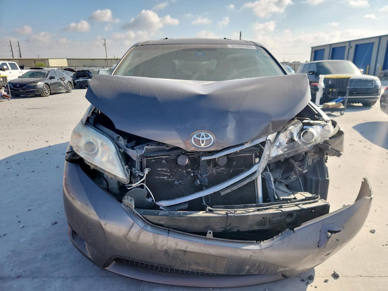 2016 TOYOTA SIENNA