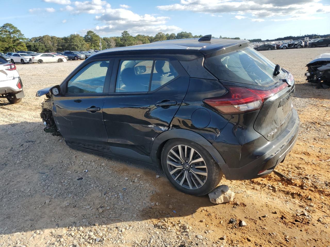 2021 NISSAN KICKS