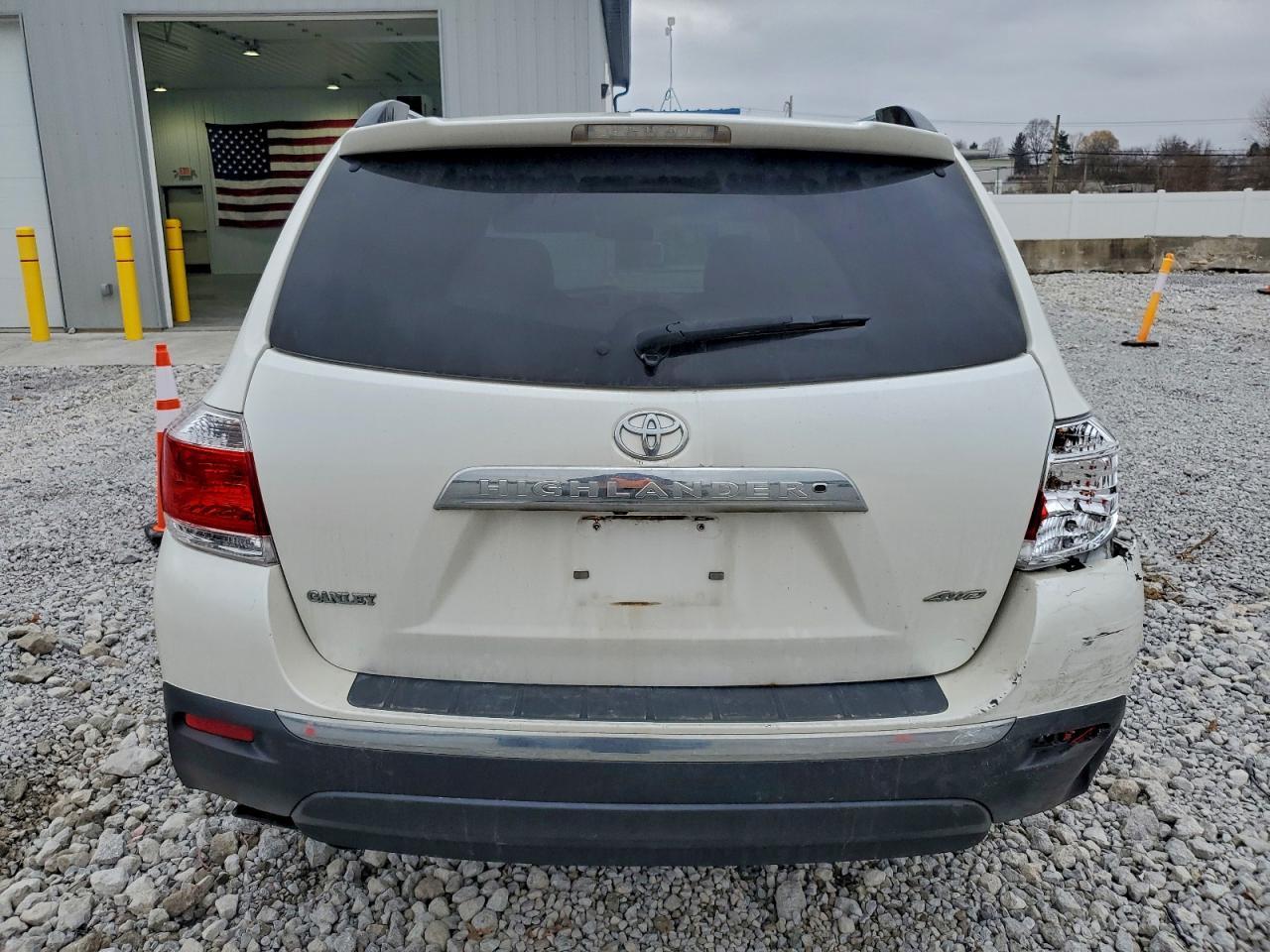 2011 TOYOTA HIGHLANDER