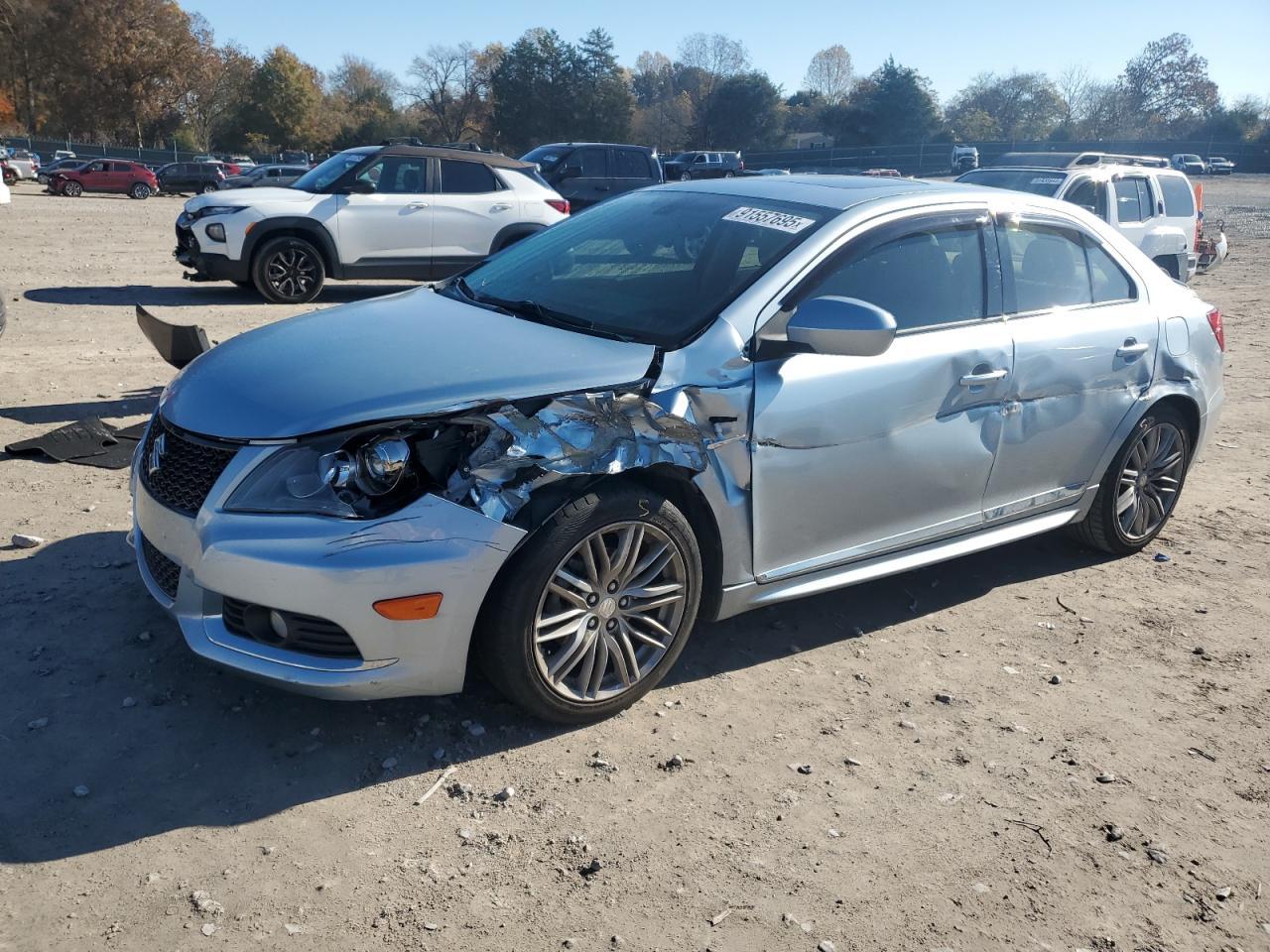 2012 SUZUKI Kizashi