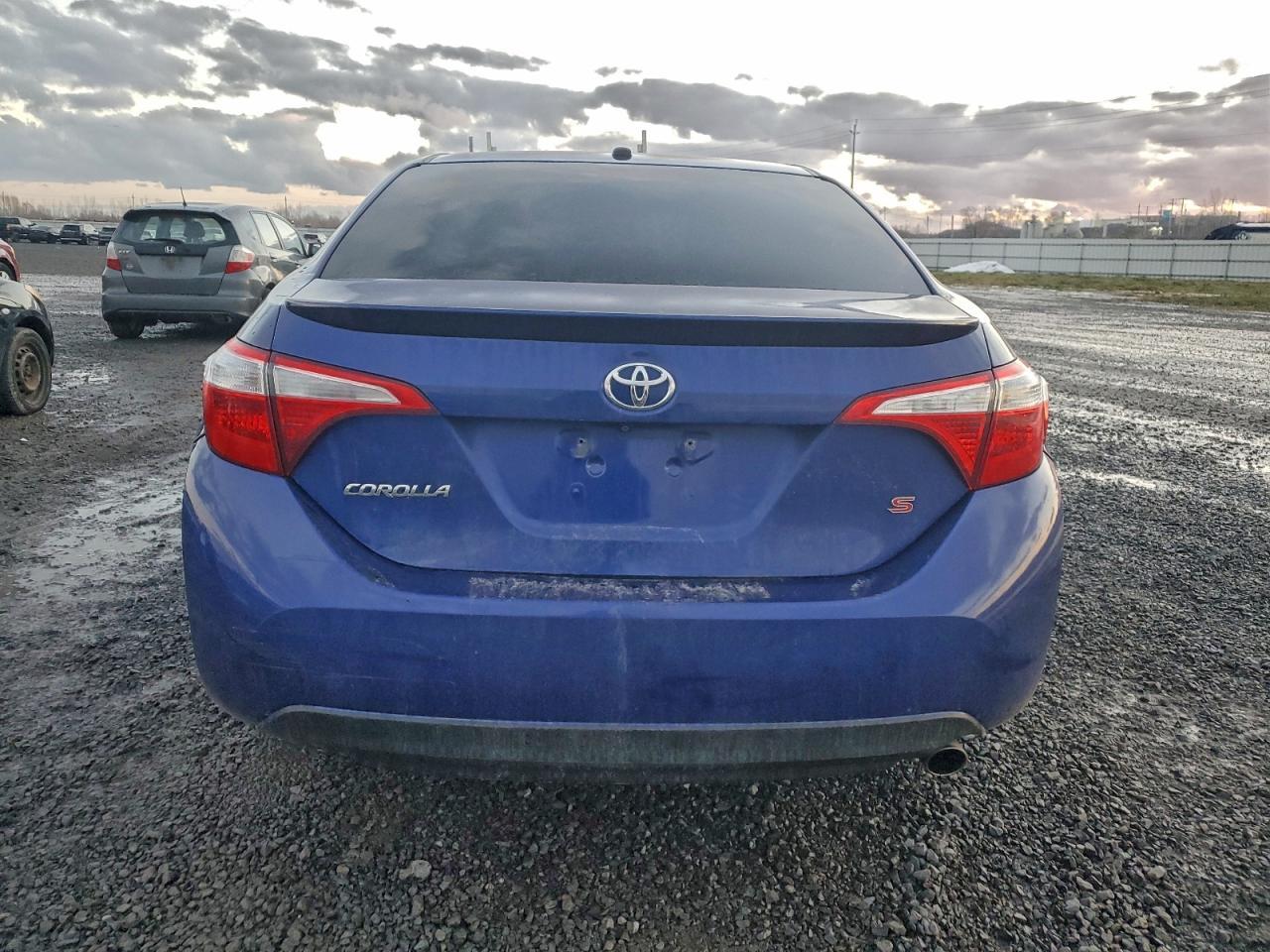2015 TOYOTA COROLLA