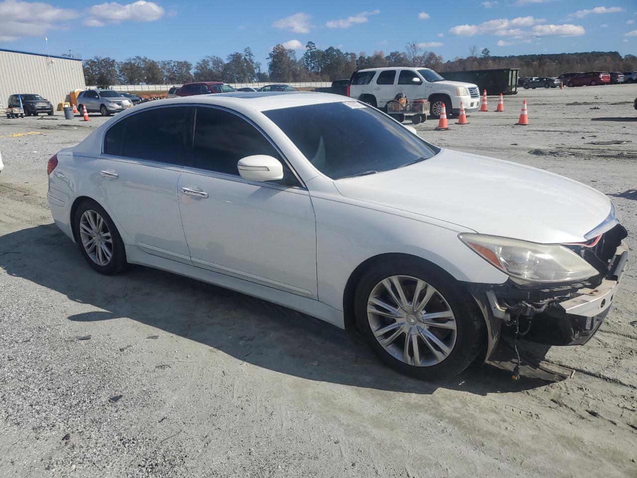 2013 HYUNDAI GENESIS