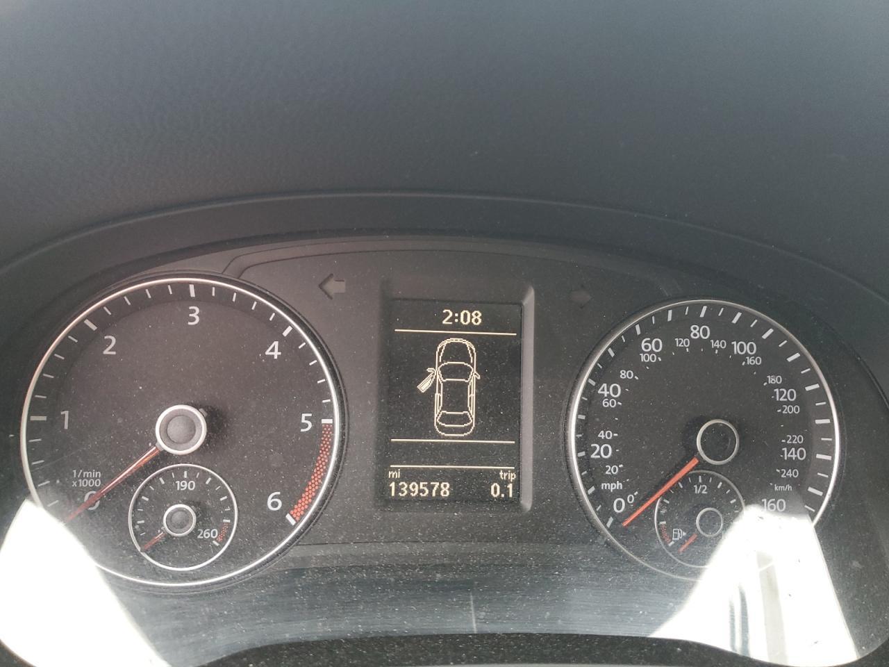 2013 VOLKSWAGEN Passat